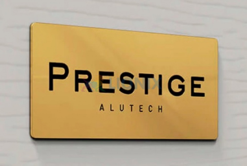 ALUTECH R7010804: Шильда металлическая АЛЮТЕХ (золото) R7010804 фото